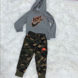SUPER CUTE TODDLER CAMOUFLAGE SET!! WORN ONCE